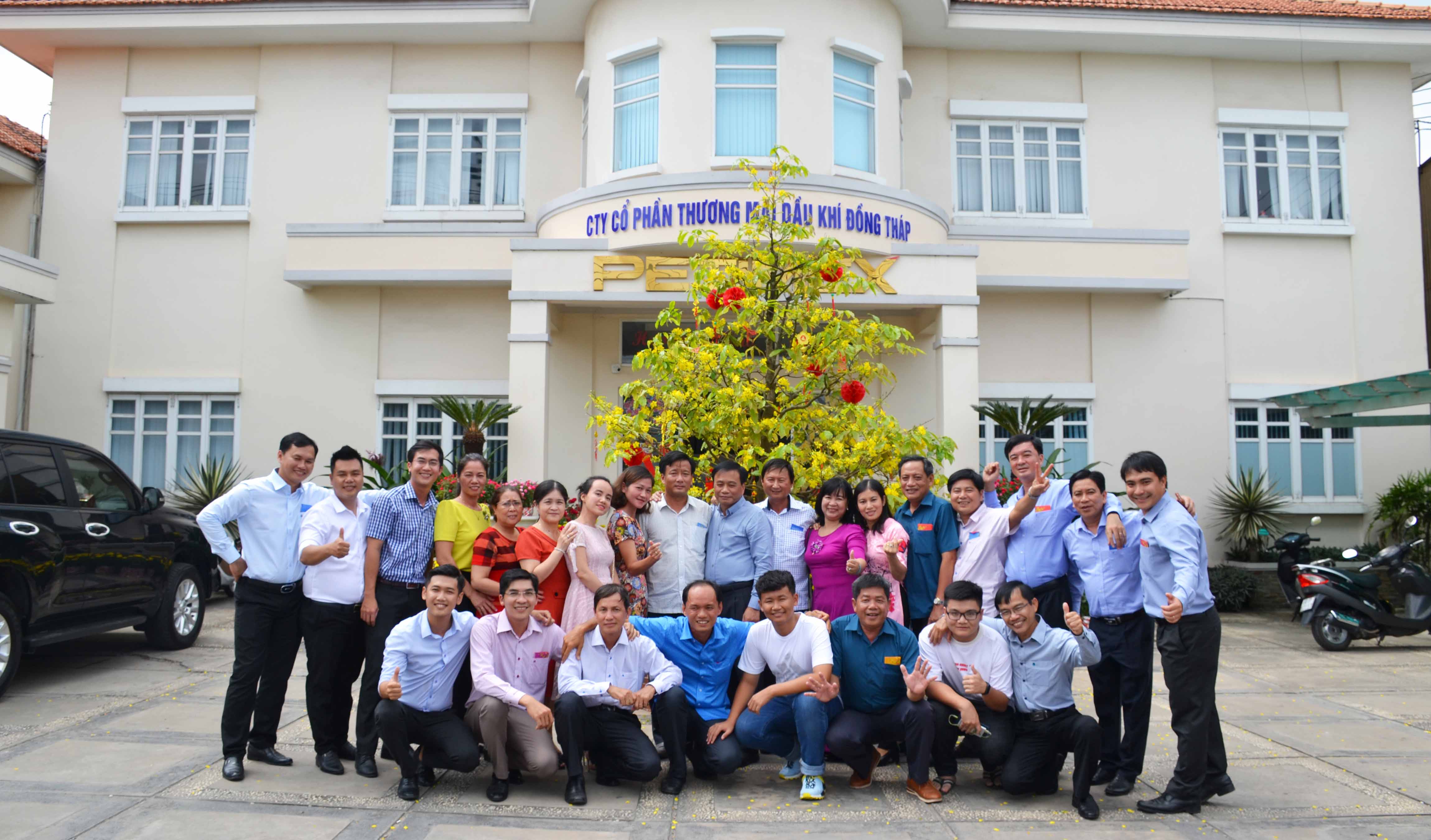 Lãnh đạo tỉnh đến thăm và chúc tết petimex (05/02/2019) Lãnh đạo tỉnh đến thăm và chúc tết petimex (05/02/2019)