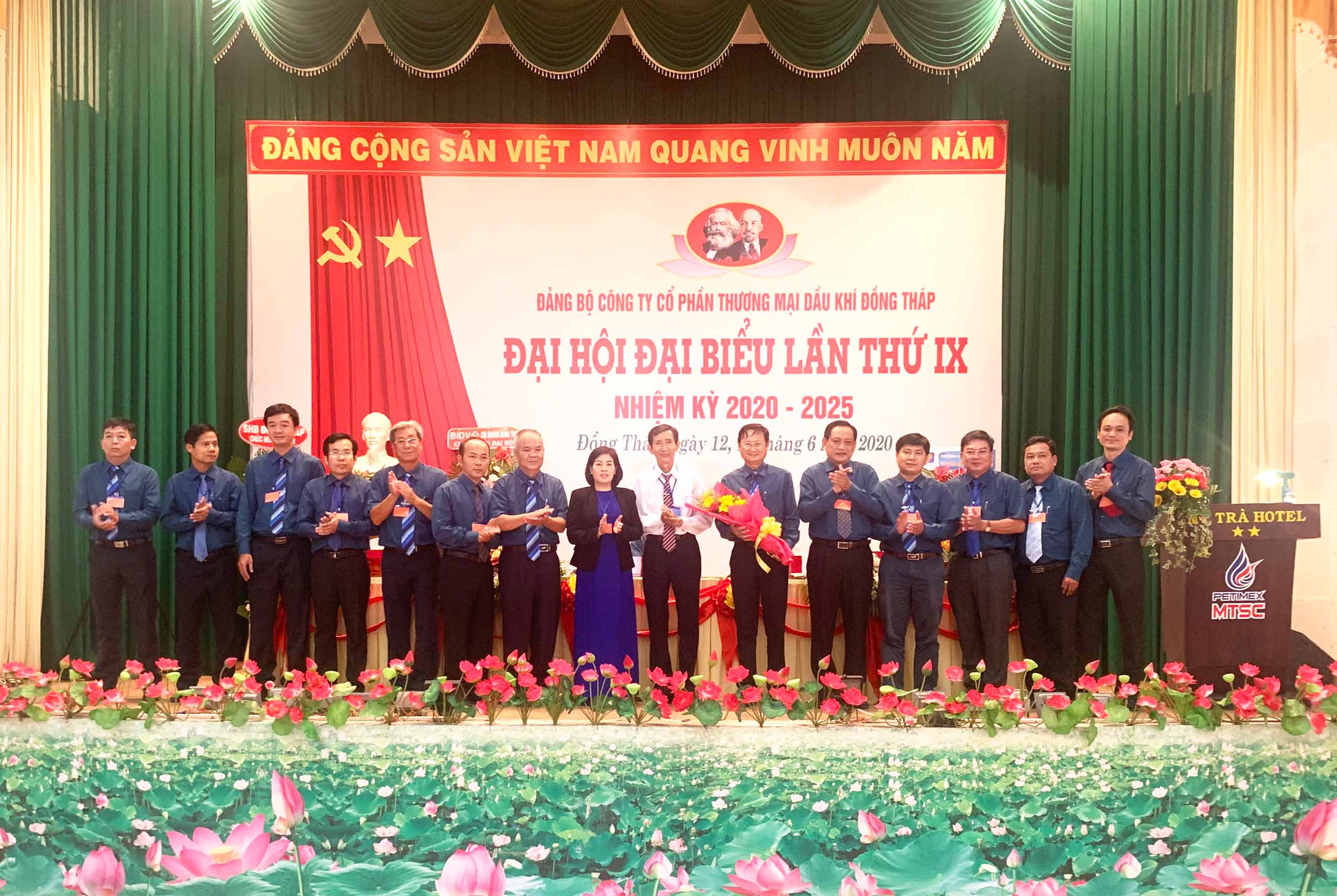 Đại hội đại biểu đảng bộ công ty cổ phần thương mại dầu khí đồng tháp lần thứ ix, nhiệm kỳ 2020 - 2025 (14/06/2020) Đại hội đại biểu đảng bộ công ty cổ phần thương mại dầu khí đồng tháp lần thứ ix, nhiệm kỳ 2020 - 2025 (14/06/2020)